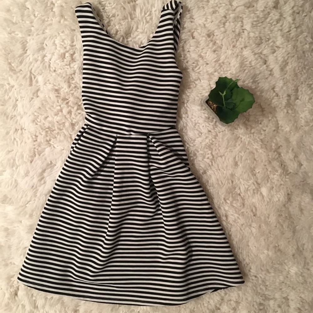 Beautiful Stripped Black and White Dress